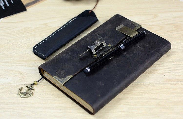 A Retro Leather Notebook for Thoughtful Daily Writing